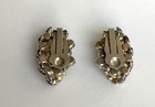 VINTAGE GOLD TONE GEOMETRIC AURORA BOREALIS 1 1/4" CLIP-ON CLUSTER EARRINGS — photo 9