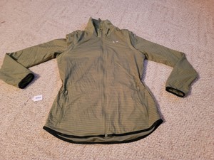 zip off sleeve golf jacket