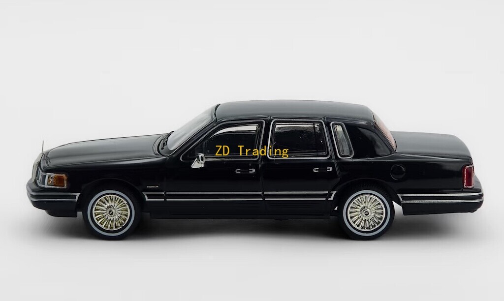 MK 1:64 Black HEC Lincoln Town Car Luxury Sedan Model
