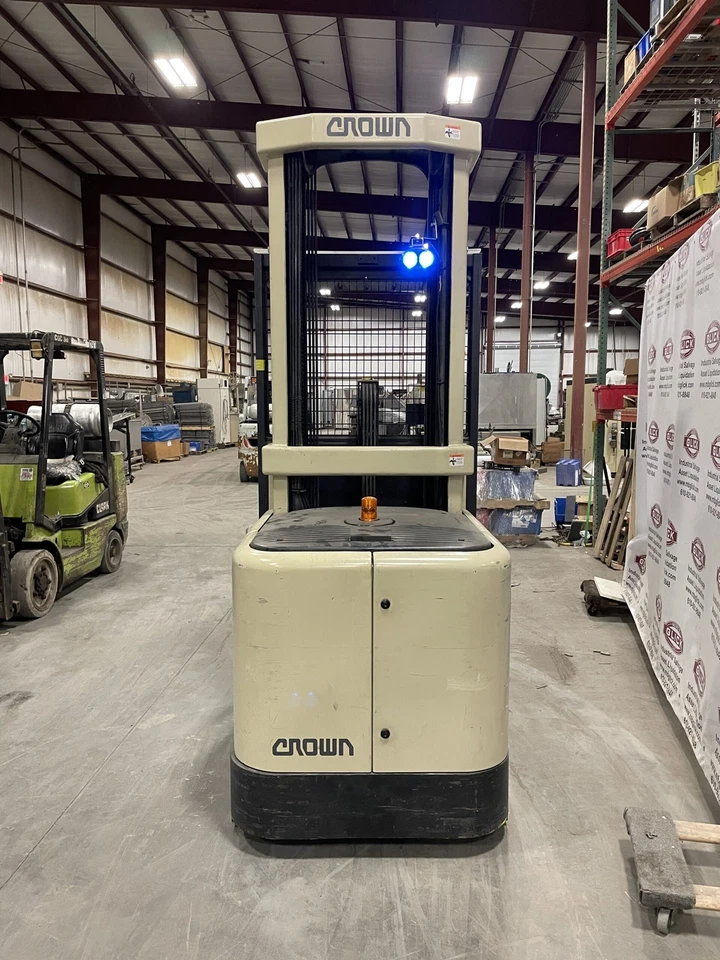Crown SP3020-30 Order Picker Fork Truck/Forklift 1085AH 24VDC 5373hrs - Image 2 of 4