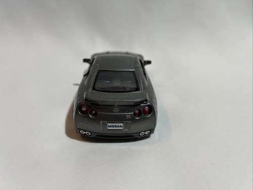 Kinsmart 1/36 Scale KT5340 2009 Nissan GT-R R35 - Pull Back and Go - Gray - Picture 3 of 6
