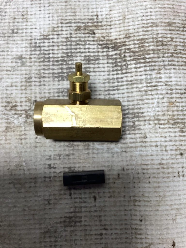 Deltrol Pnue-Trol 1/4"  NPT 2000PSI Brass Needle Valve -NIB - Image 4 of 4