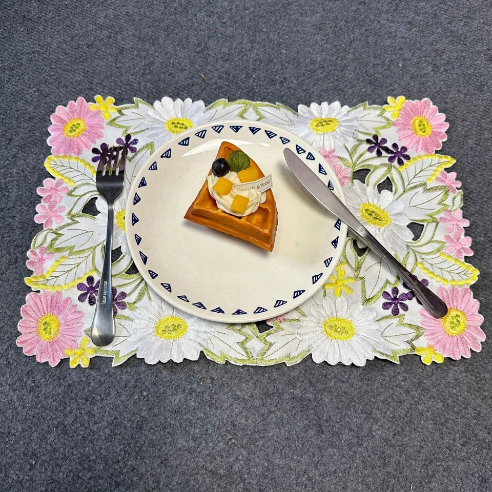 Set of 4 Vintage Embroidered Lace Placemats Rectangle Table Mats Doilies 11"x17" - Image 2 of 4