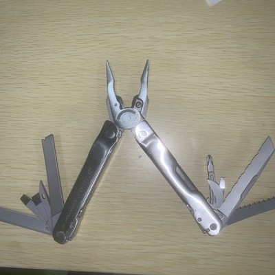 Leatherman Super Tool 300 Stainless Steel Multi-Tool Silver