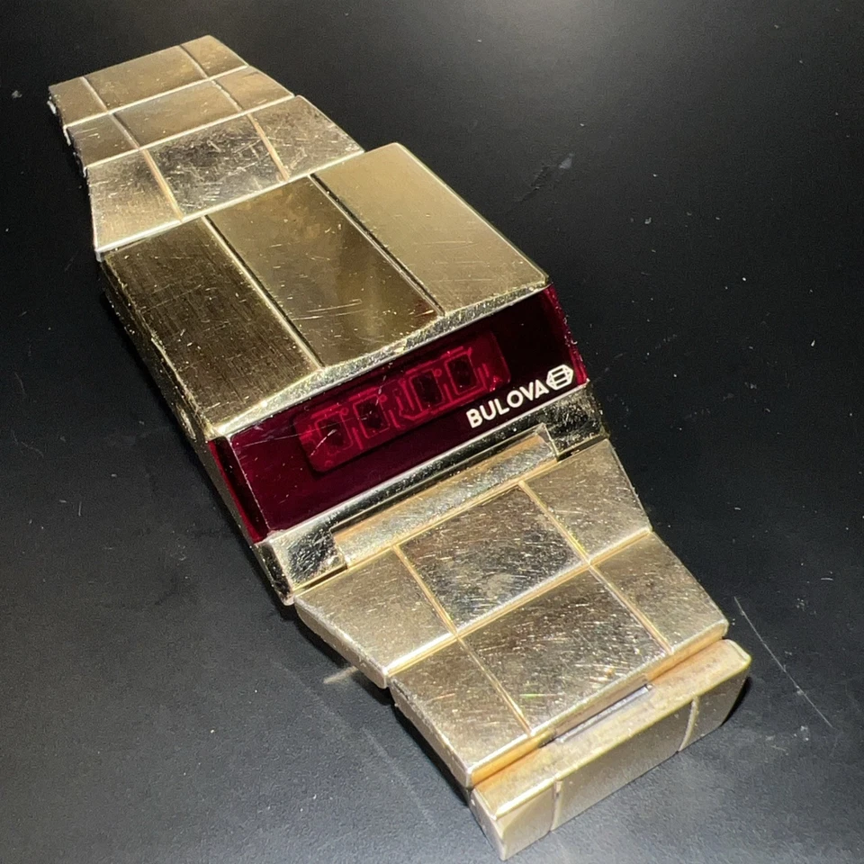 RELOJ CONDUCTOR BULOVA 1976 VINTAGE N6 Computron rojo LED tono dorado pulsera duquesa Foto 3 de 4