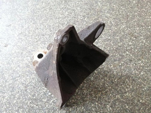 AUDI A4 8K2, B8 Getriebehalter 8D0399114 1.60 Petrol 1997 33861447