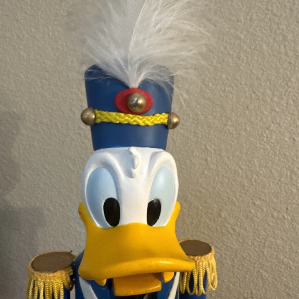 De colección Disney Pato Donald Soldado de Madera Navidad 10” Cascanueces #15849 con Caja Usado en Excelente Condición Difícil de Encontrar Foto 3 de 4