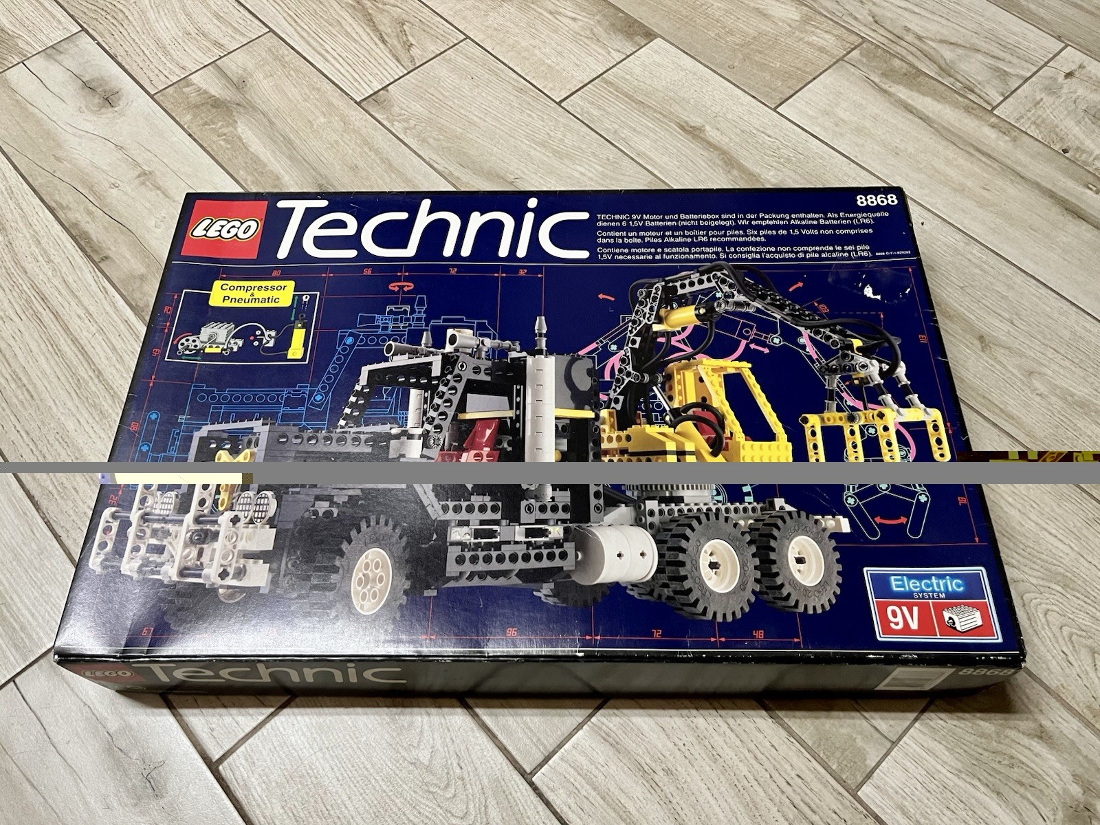 Lego 8868 Technic Air Tech Claw Rig Construction Complete Instruction Box