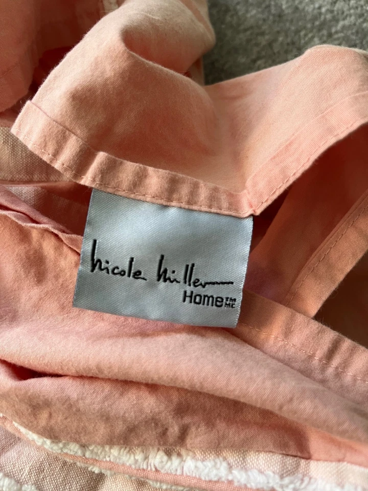 Nicole Miller Pink Pillowcase King Size (19 x 35 inches)! - Image 4 of 4