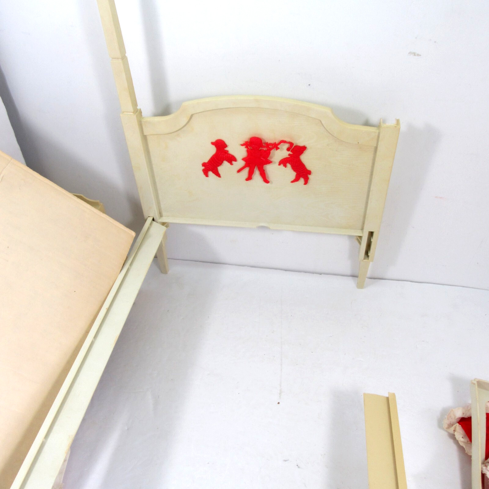 Deluxe Reading Suzy Smart 20" Doll & Nancy Nurse Box 1963 Vintage Toy