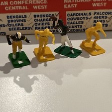 Orig. Tudor Electric Football 4 Miscellaneous Players 2 Broken Arm Lineman