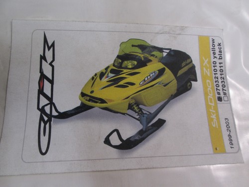 KIT DE CALCOMANÍAS GRÁFICAS CON CAPUCHA - MOTO DE NIEVE SKIDOO BRP CON CAPUCHA ZX - AMARILLA - Imagen 4 de 5
