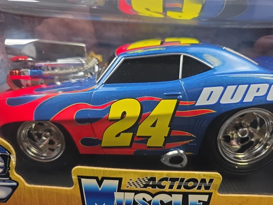 Muscle Machines Nascar '69 Camaro #24 Jeff Gordon DuPont escala 1-18 Foto 4 de 4