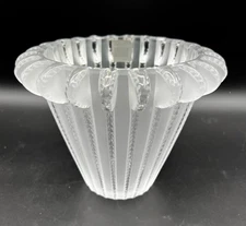 Lalique (France) "ROYAT" Clear & Frosted Crystal 6" Vase #10921 EXC