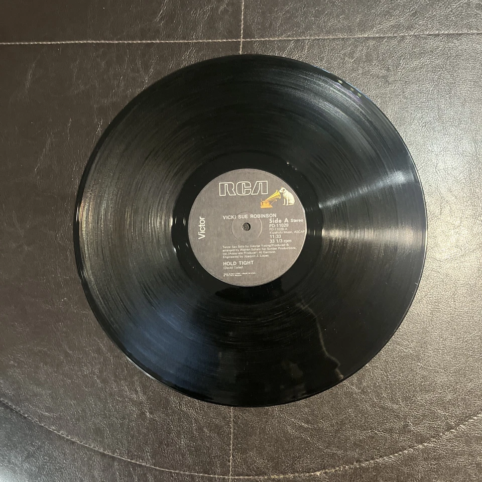 DISCO / HI-NRG - VICKI SUE ROBINSON - HOLD TIGHT / TURN THE BEAT AROUND - RCA OG - Image 2 of 4