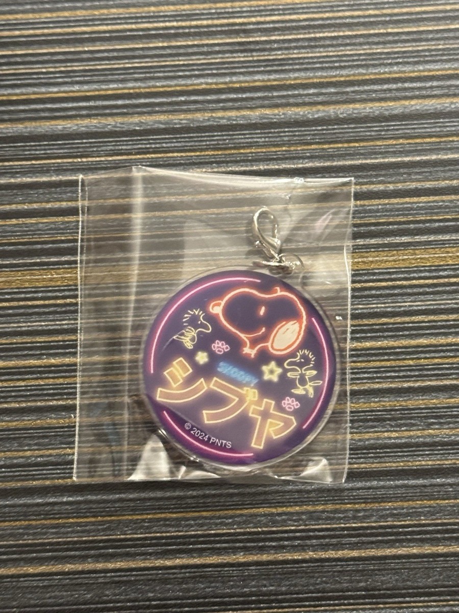 Japan Shibuya Peanuts Snoopy Brand New Keychain and Tin Case