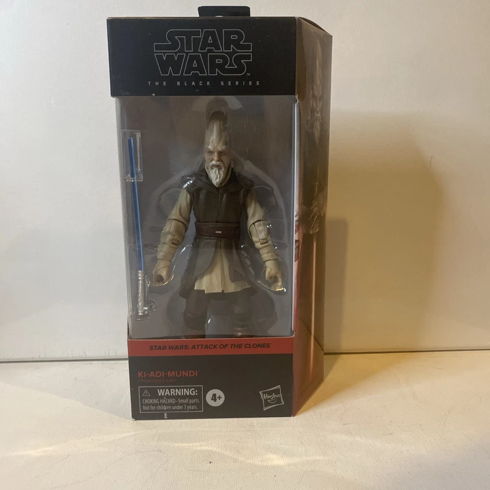KI-ADI-MUNDI, STAR WARS ATAQUE DE LOS CLONES, SERIE HASBRO BLACK 2024, EN MANO Foto 2 de 4