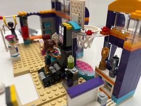 LEGO FRIENDS: Heartlake Sports Centre (41312)  Complete Set w/ Instructio Manual