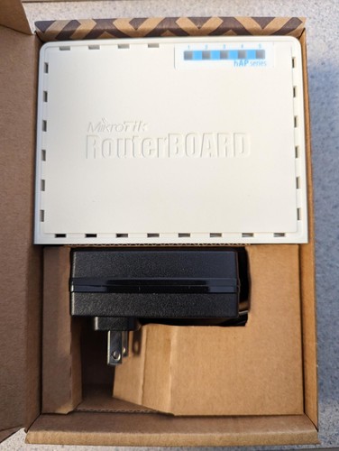 Mikrotik RouterBoard RB951Ui-2nD HAP Computers " Accessories 5 x Ethernet ports - Picture 1 of 3