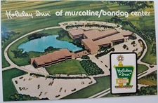 Muscadine, Iowa Holiday Inn Highways 61 & 38 North Vintage Chrome Postcard V35