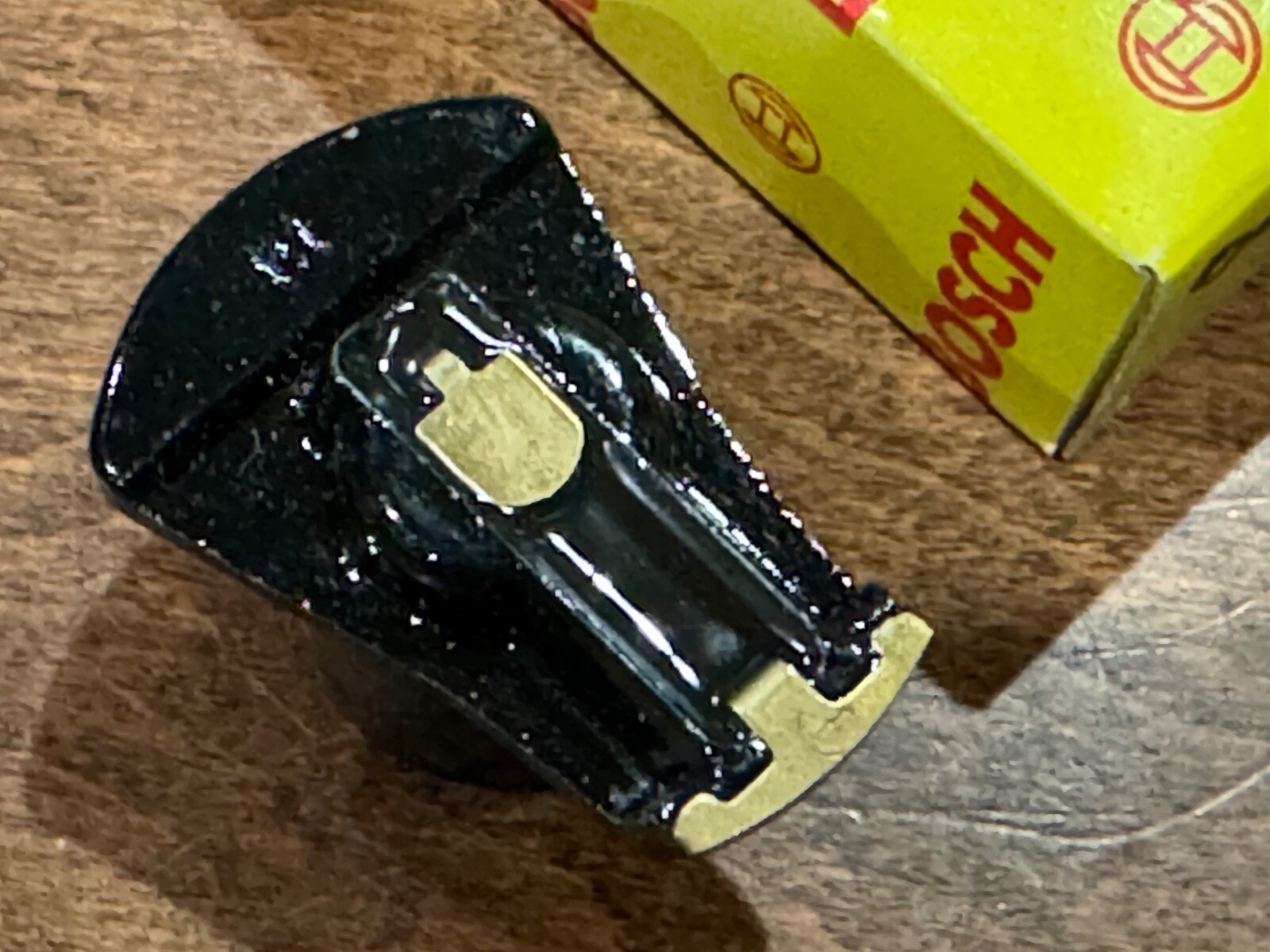 NOS Bosch Distributor Rotor 1 234 332 333 850  for Bentley, Porsche, Rolls-Royce