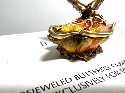 Estee Lauder Intuition 2003 Bejeweled Butterfly Compact; J Strongwater; firmato - Foto 10 di 15