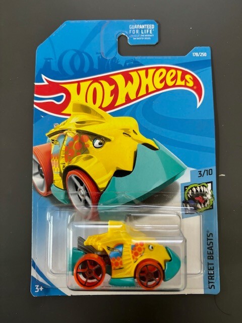 Hot Wheels 2017 Piranha Terror Street Beasts 3/10 #178