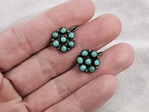 Vintage Zuni Sterling Snake Eyes Turquoise Flower Screw Back Earrings. 14.8mm - Picture 5 of 7