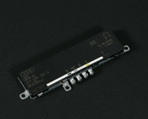 Antennenverstärker HL links hinten aerial amplifier 4F9035225D Audi A6 4F Avant