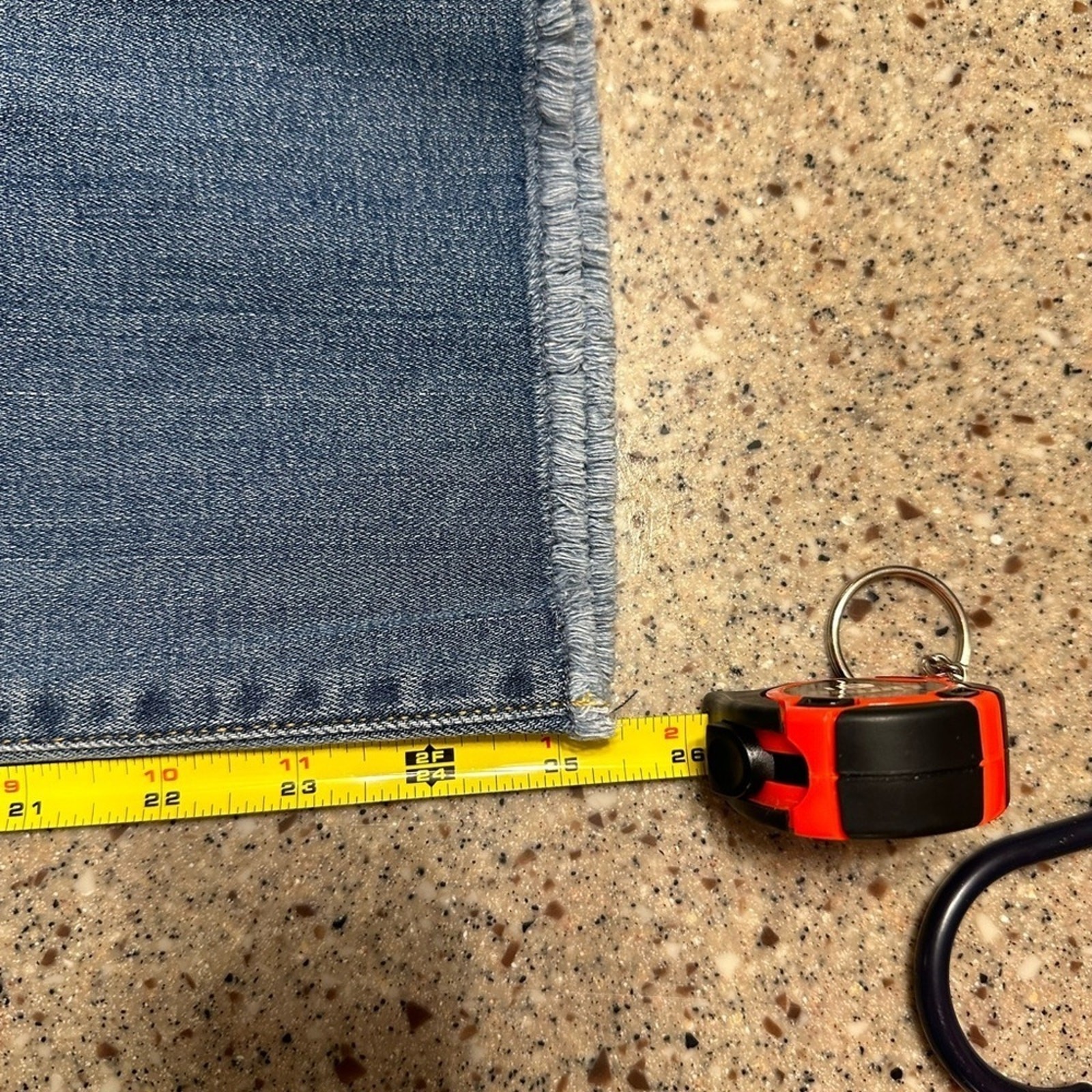 Universal Threads Size 4 Distressed Straight Leg … - image 6