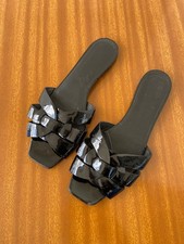 Saint Laurent Nu pieds black patent leather s...