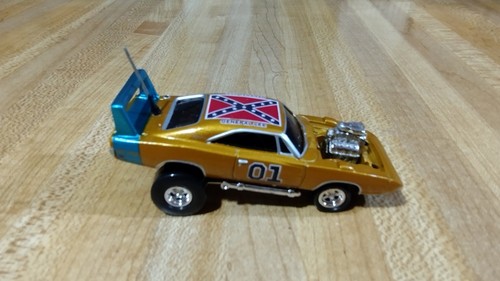 DukesOfHazzard General Lee Custom Gold '69 Dodge Daytona Street Freaks,1:64,new! - Picture 2 of 13
