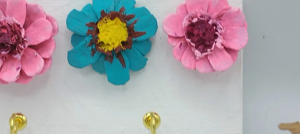 Handcrafted  Painted Pine Cone Flower Art Utility Hook Board 10"X3.5" - Image 3 of 4