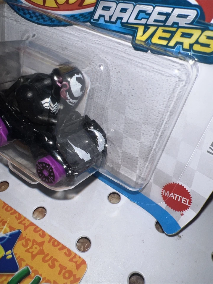 Coche Hot Wheels Racer Verse Marvel Spiderman Venom 2025 Foto 3 de 4