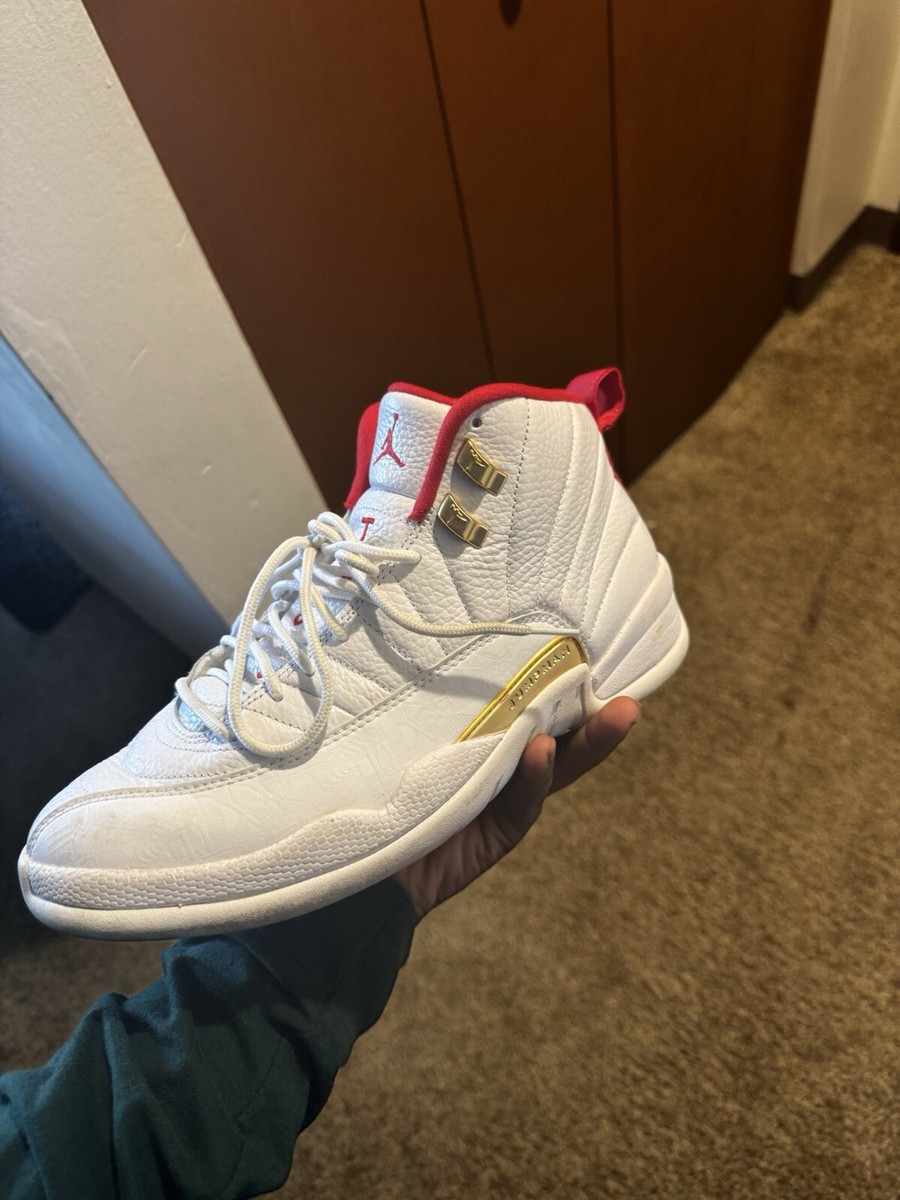 retro 12 twist on feet