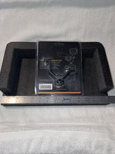 VELLO Triple Shoe v-Bracket CB-410. 1/4  -20 Socket Mountg, 10.5cm Wide. NEW 