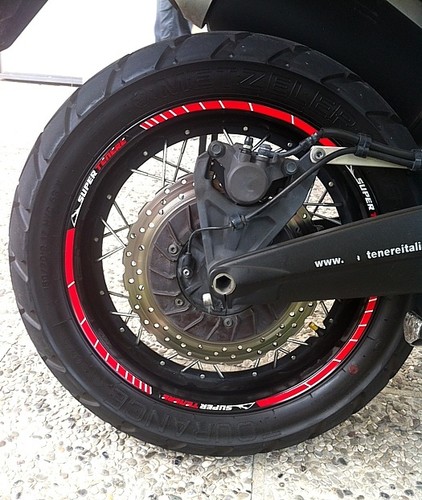 STRISCE ADESIVE per CERCHI 17 -19 POLLICI compatibili x MOTO YAMAHA SUPER TENERE - 第 2/3 張圖片