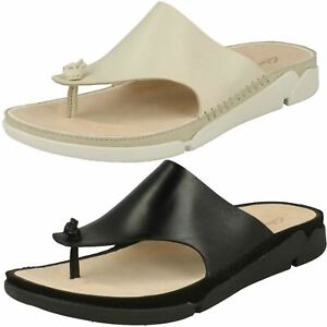 clarks ladies toe post sandals