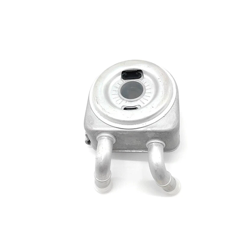 Enfriador de aceite de motor 26410-2E010 para Hyundai Sonata 2017-2020 para Kia Optima Foto 2 de 4