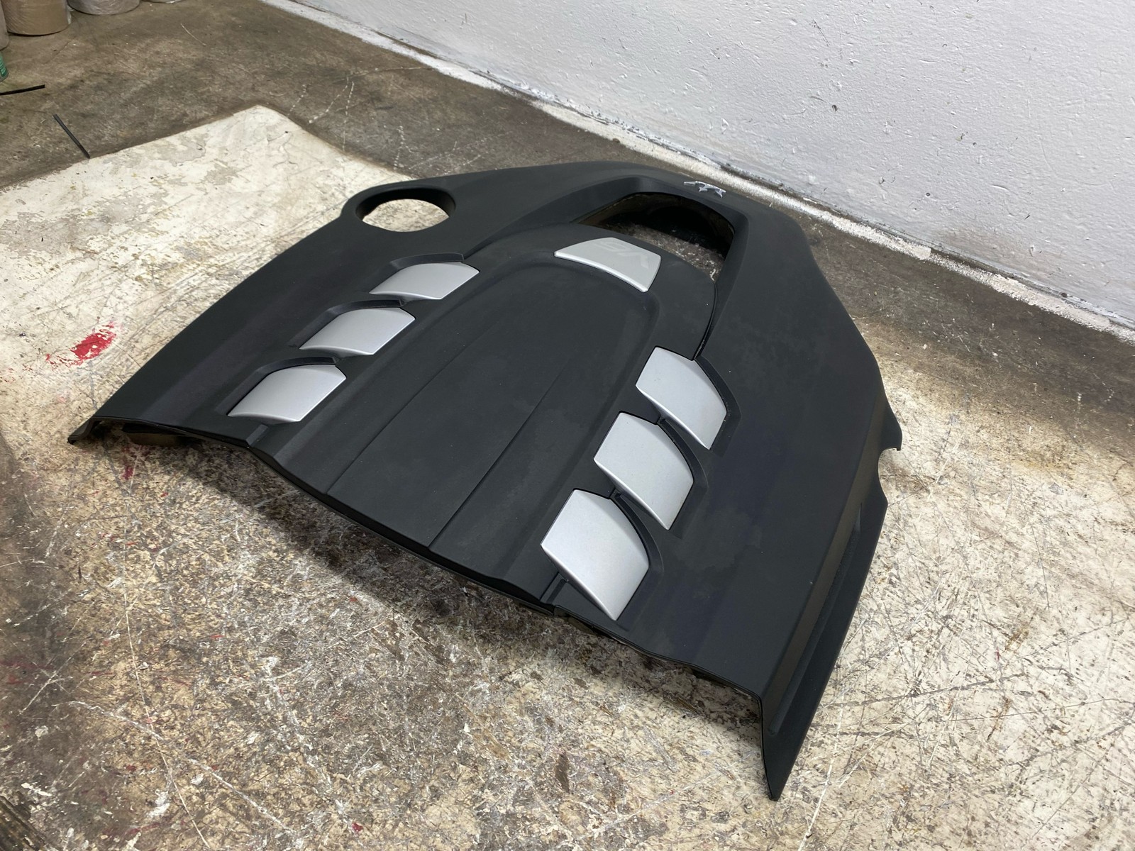 2017-2024 MASERATI LEVANTE OEM 3L V6 ENGINE MOTOR APPERENCE COVER TRIM PANEL