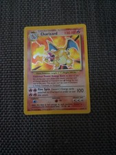 Pokémon TCG Charizard 4/102 Base Set Holo *