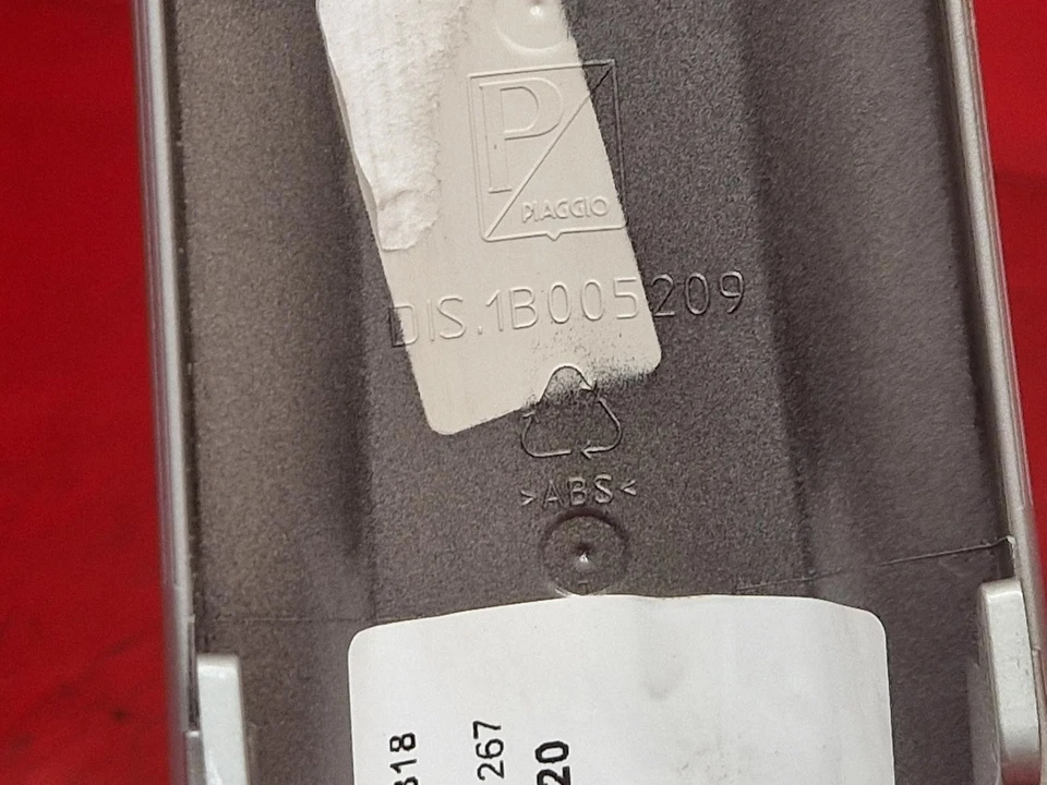 VESPA ELETTRICA FRONT PANEL / FAIRING 2021 - Image 4 of 4