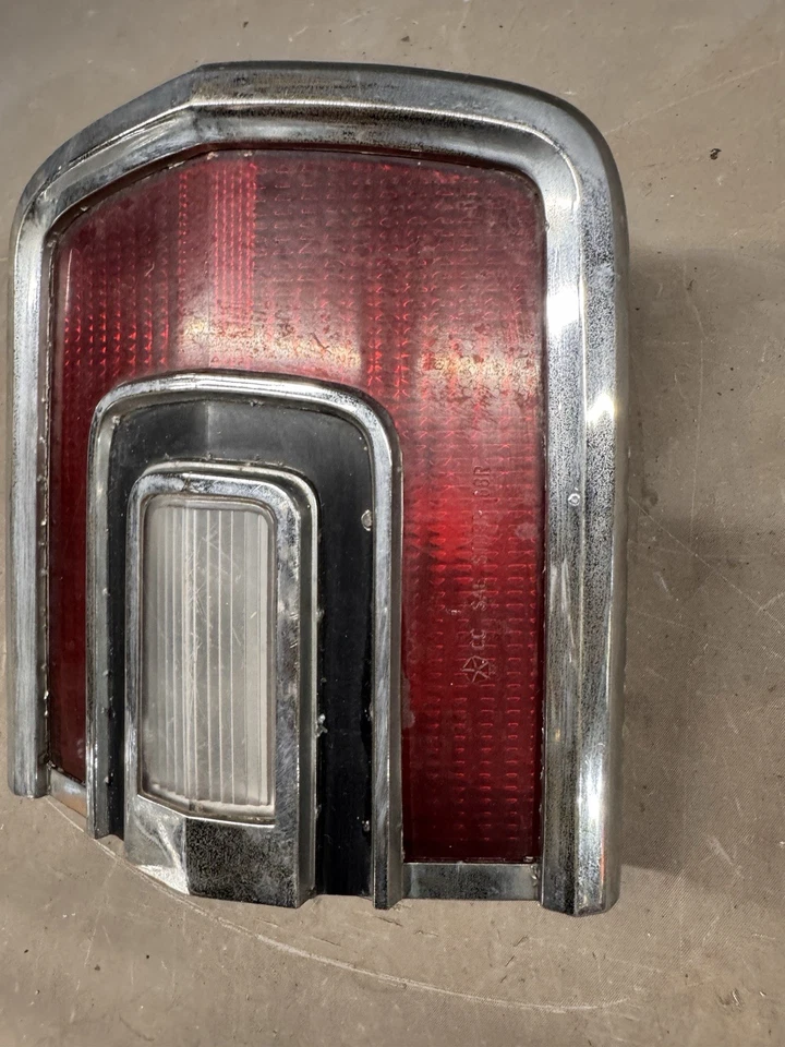 Plymouth Roadrunner 1968 luz trasera luz trasera reversa satélite equipo original Foto 4 de 4