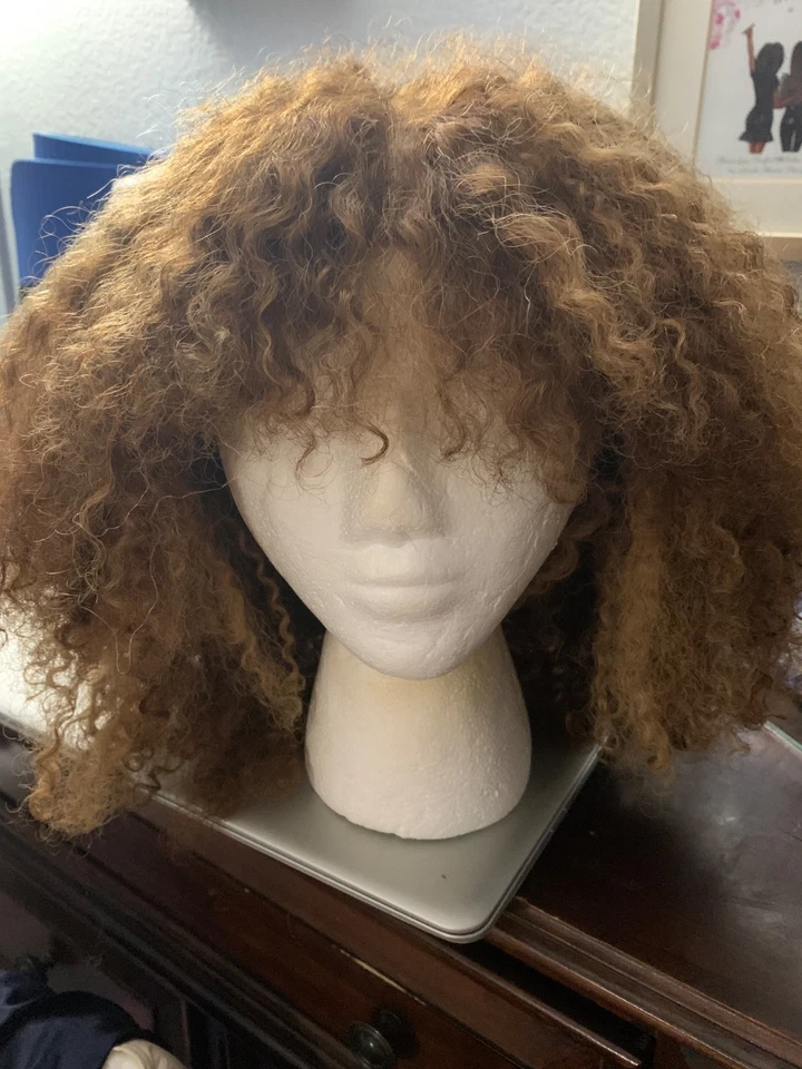 Peluca de 16 pulgadas Curly Lacs, rayas rubias marrones, usada Foto 2 de 3