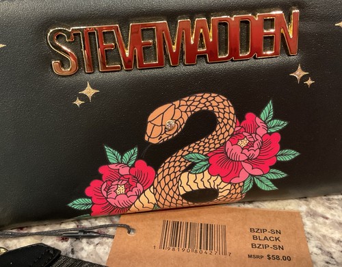 STEVE MADDEN RAISED GOLD LOGO Wallet/Zip Around Wristlet Black BZIPP-SN MSRP $58 - Picture 2 of 5