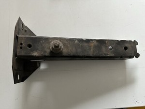 BMW 7er E23 Halter Stoßstange vorne Links und Rechts