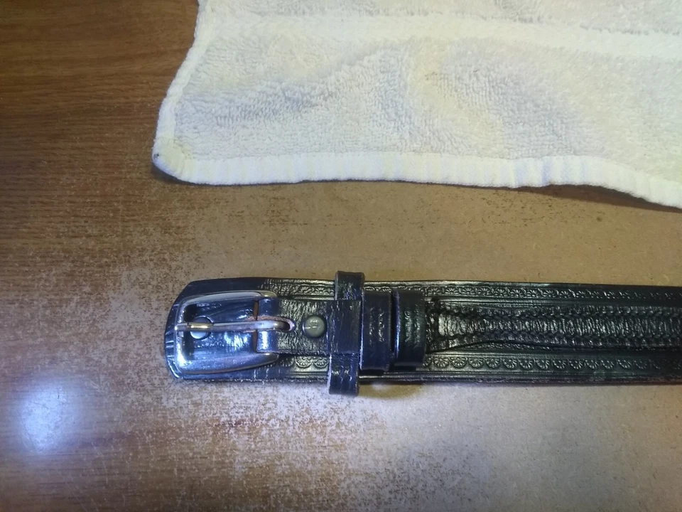 Cinturón de cuero negro tocado a mano marca Frontier hebilla plateada talla 40 1,5 W excelente Foto 3 de 4