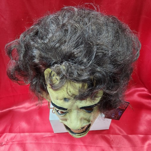 The Texas Chainsaw Massacre (1974) -Leatherface Killing- Trick or Treat Studios - Picture 6 of 17