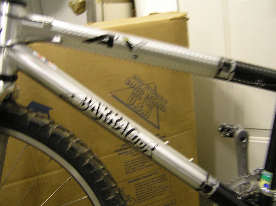 Bicicleta de montaña Barracuda A2V Tree Amigos 12" MTB (NOSOTROS) Foto 3 de 4