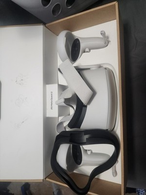 Meta Oculus Quest 2 128GB VR Headset with Controllers - White - Barely Used